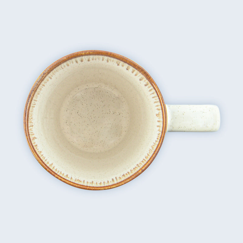 Tasse en grès beige